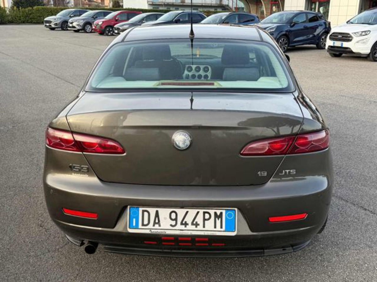 Alfa Romeo 159 1.9 JTS 16V Distinctive (6)
