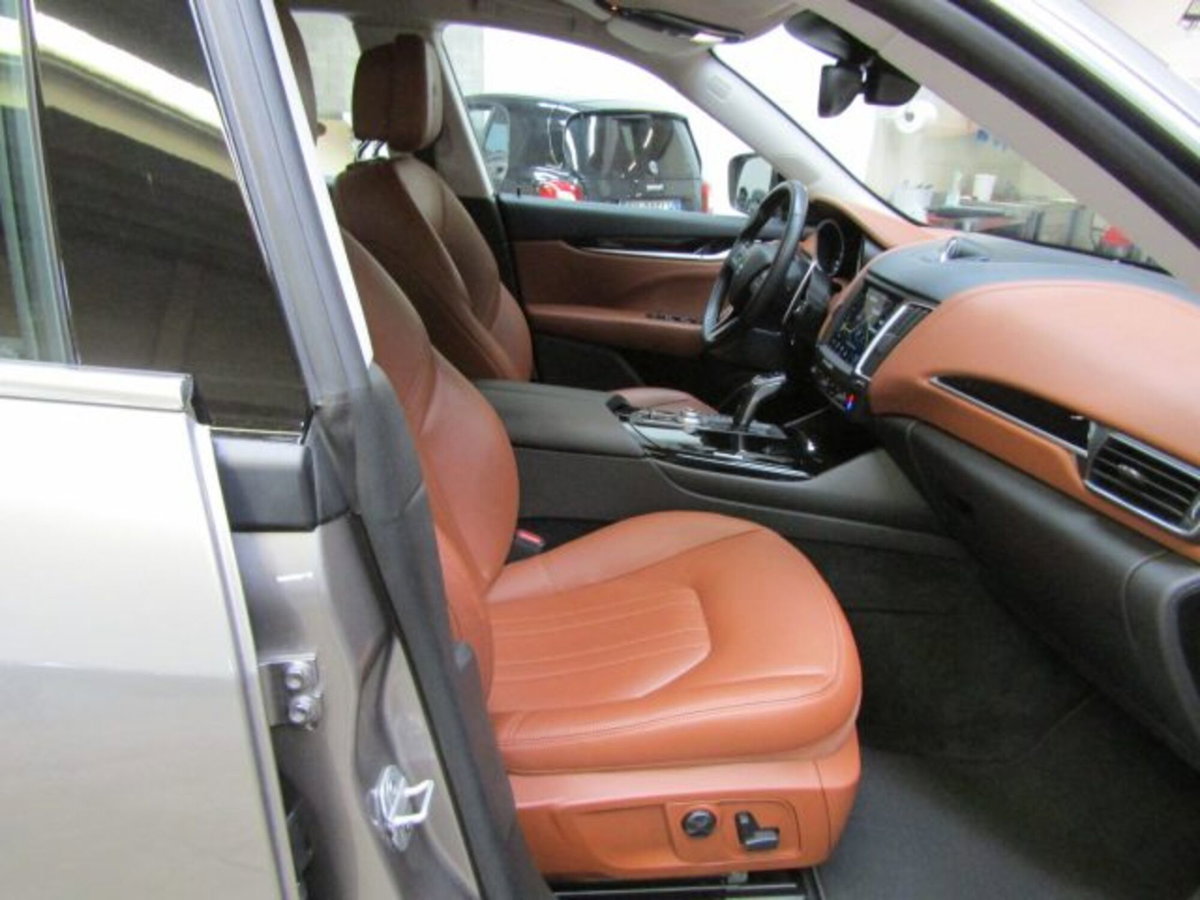 Maserati Levante Levante V6 AWD Granlusso (15)