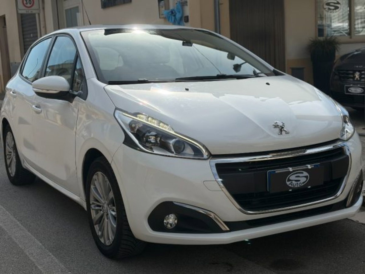 Peugeot 208 82 5 porte Allure (2)