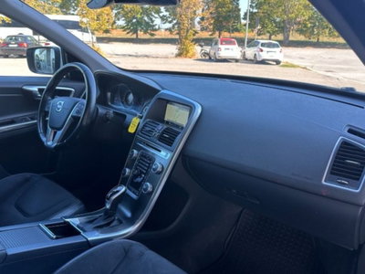 Volvo XC60 D4 AWD Geartronic R-design (13)
