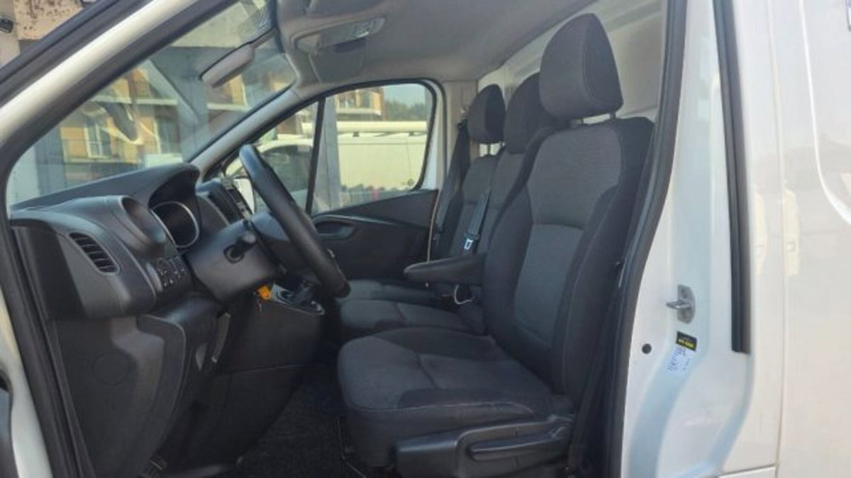 Renault Trafic Furgone T29 2.0 dCi 120CV PC-TN Furgone Ice Plus (8)