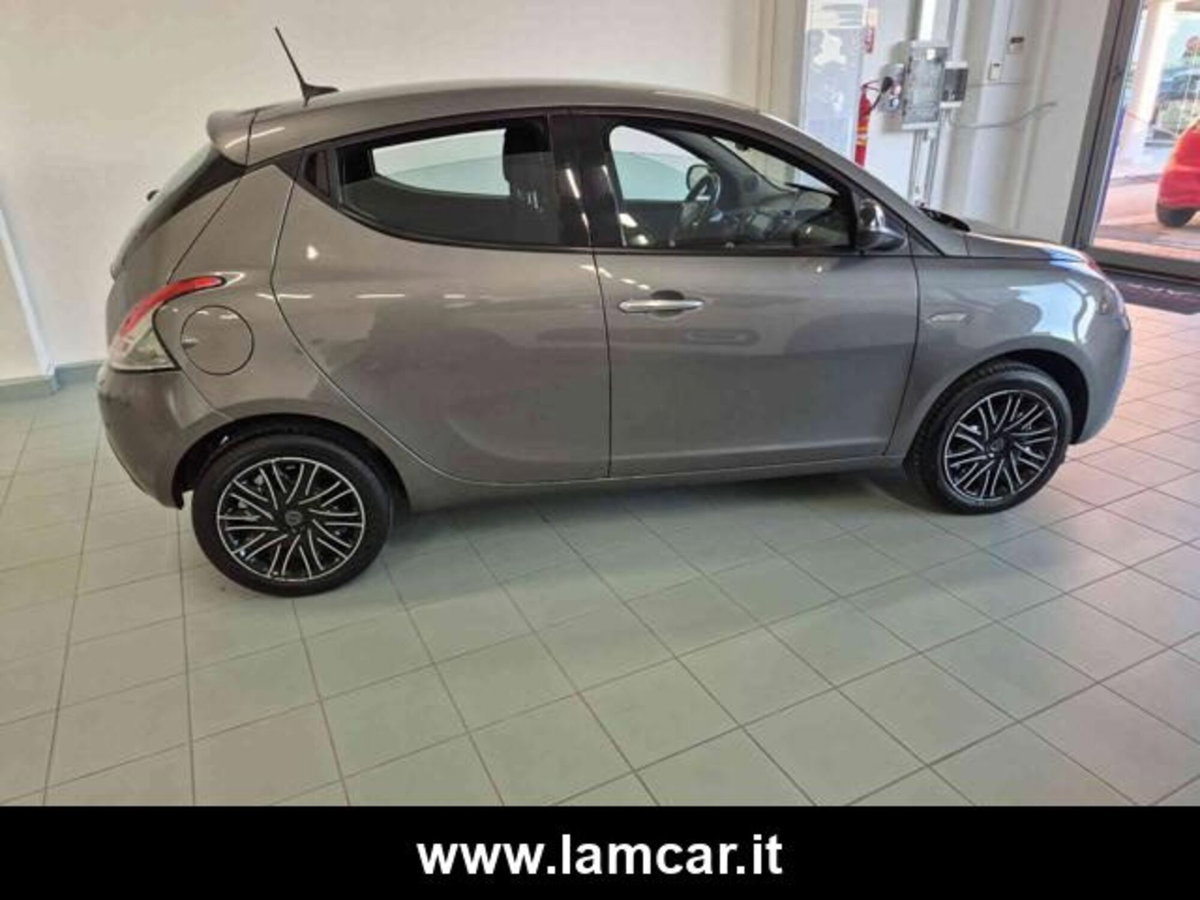 Lancia Ypsilon 1.0 FireFly 5 porte S&S Hybrid Gold Plus (13)