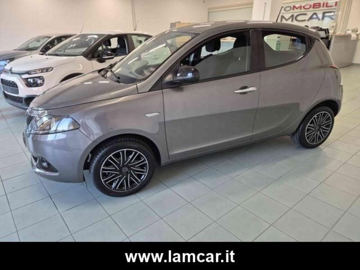 Lancia Ypsilon 1.0 FireFly 5 porte S&S Hybrid Gold Plus (7)