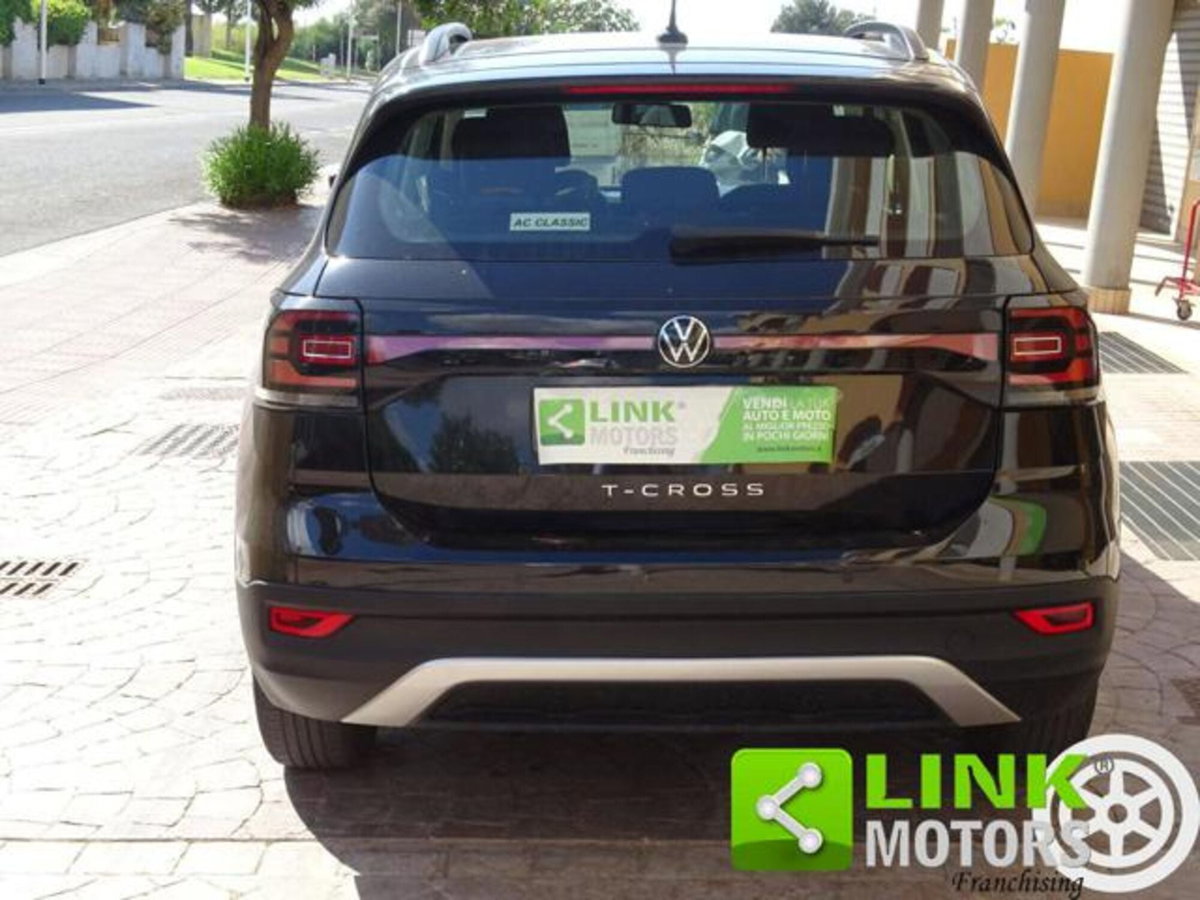 Volkswagen T-Cross 1.0 TSI 110 CV Sport (5)
