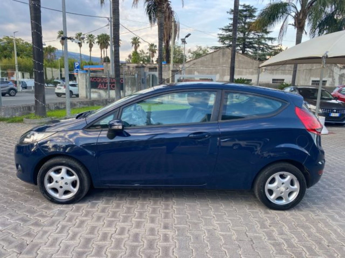 Ford Fiesta 1.4 TDCi 68CV 3 porte Titanium (14)