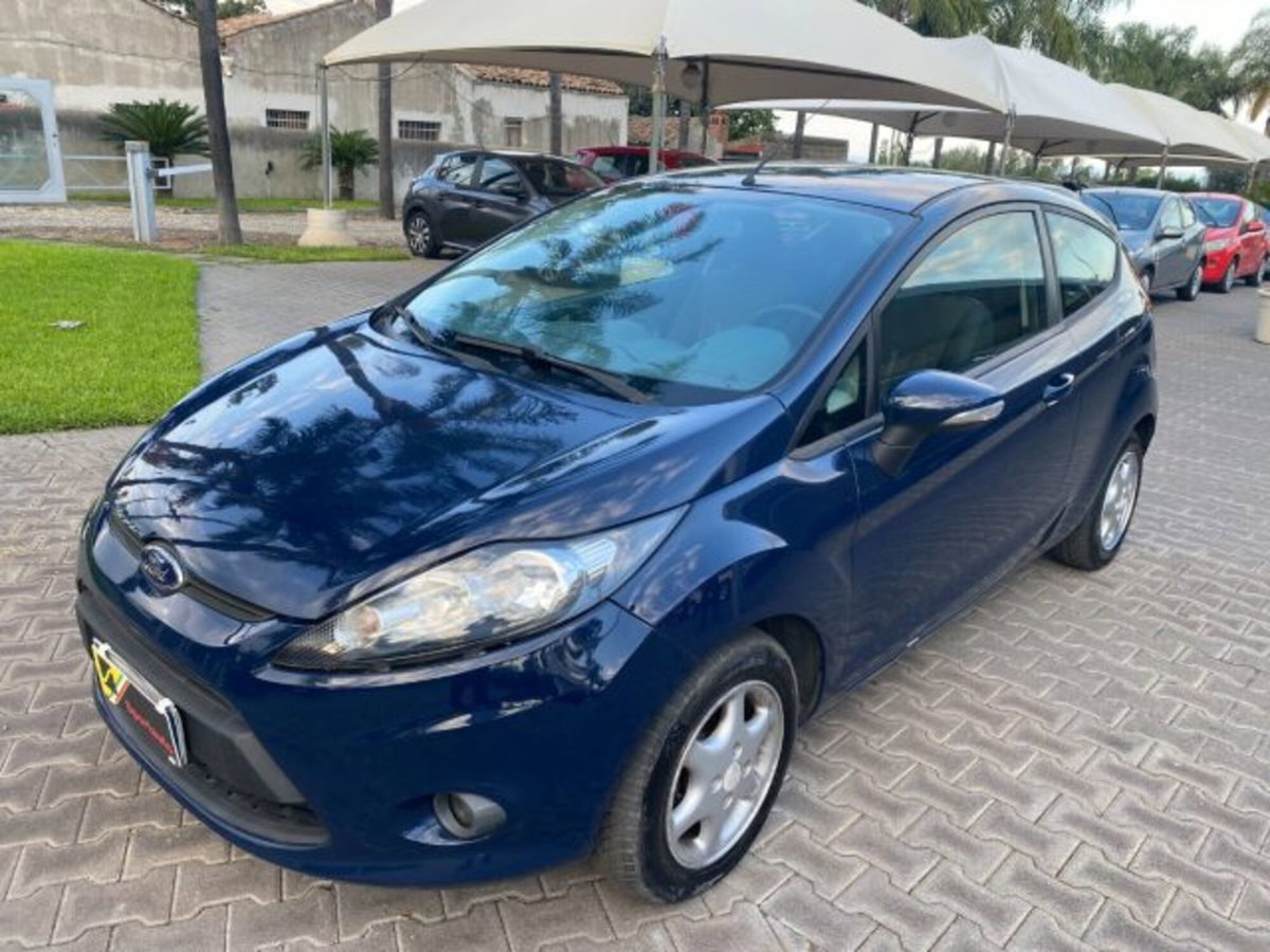 Ford Fiesta 1.4 TDCi 68CV 3 porte Titanium (16)