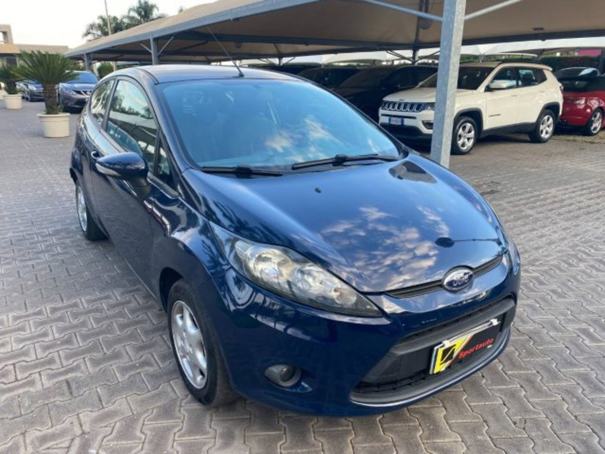 Ford Fiesta 1.4 TDCi 68CV 3 porte Titanium (19)