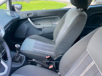 Ford Fiesta 1.4 TDCi 68CV 3 porte Titanium (7)