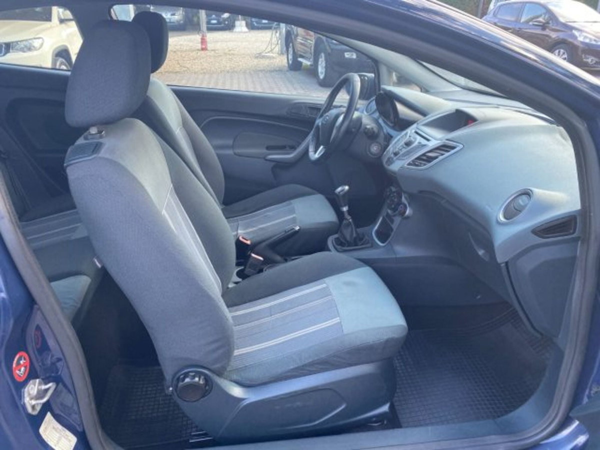 Ford Fiesta 1.4 TDCi 68CV 3 porte Titanium (8)