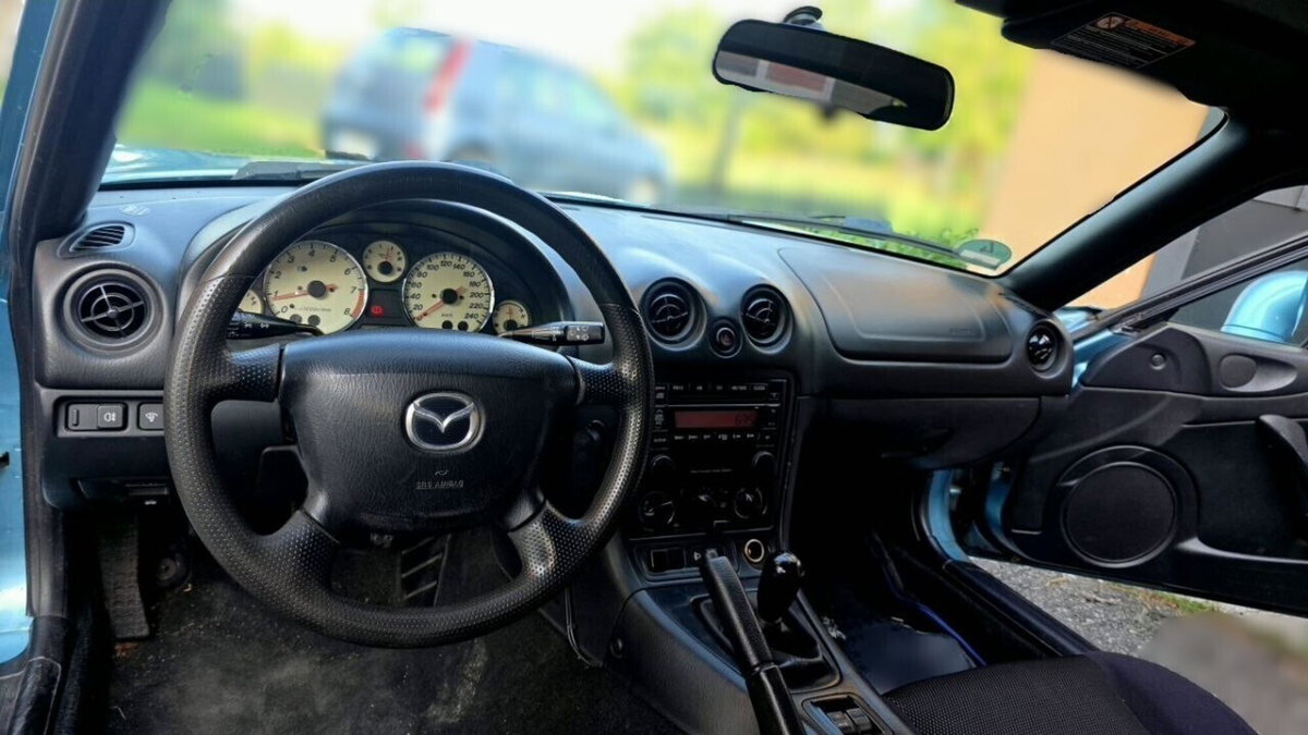 Mazda MX-5 1.6i 16V cat Rainbow (2)