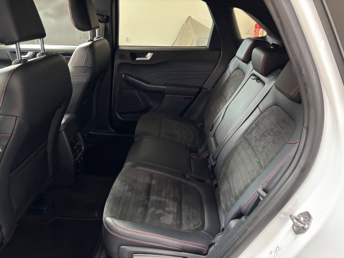 Ford Kuga 1.5 EcoBlue 120 CV aut. 2WD ST-Line X Design (18)