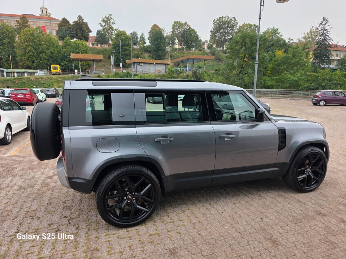 Land Rover Defender 110 3.0D I6 200 CV AWD Auto X-Dynamic HSE (10)