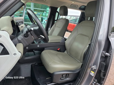 Land Rover Defender 110 3.0D I6 200 CV AWD Auto X-Dynamic HSE (15)