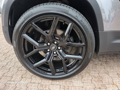 Land Rover Defender 110 3.0D I6 200 CV AWD Auto X-Dynamic HSE (8)