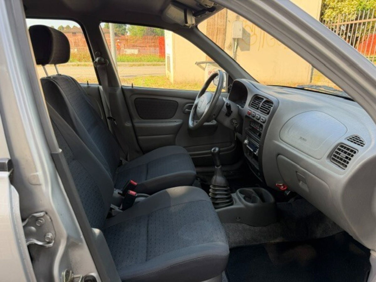 Suzuki Alto 1.1i cat 5p. DX (13)