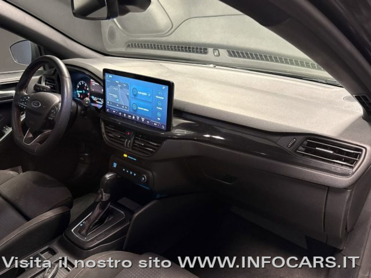 Ford Focus Station Wagon 1.0 EcoBoost Hybrid 155 CV SW ST-Line (12)