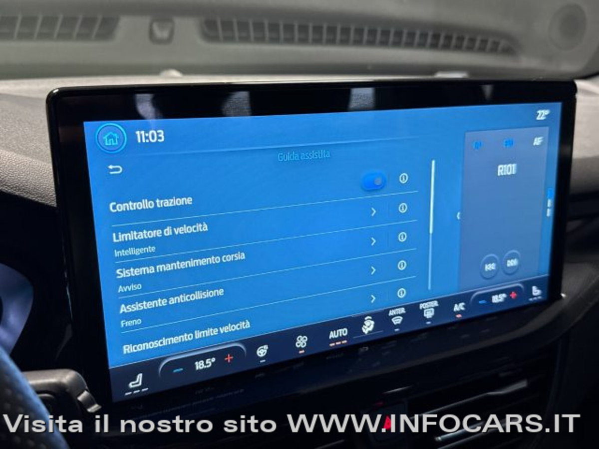 Ford Focus Station Wagon 1.0 EcoBoost Hybrid 155 CV SW ST-Line (16)