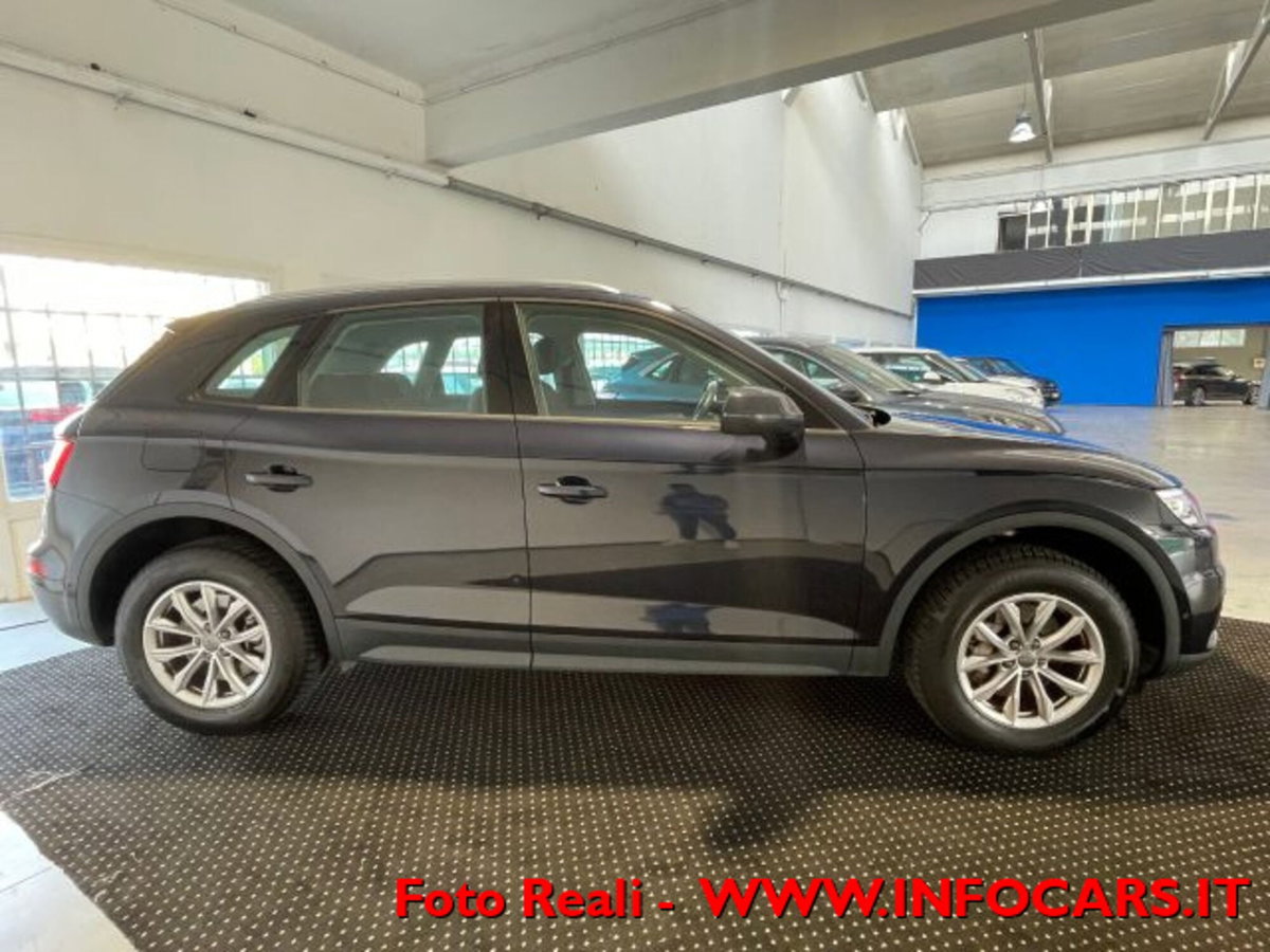 Audi Q5 35 TDI quattro S tronic Business (10)