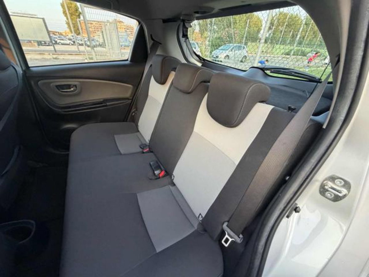 Toyota Yaris 1.5 Hybrid 5 porte Active Plus (19)