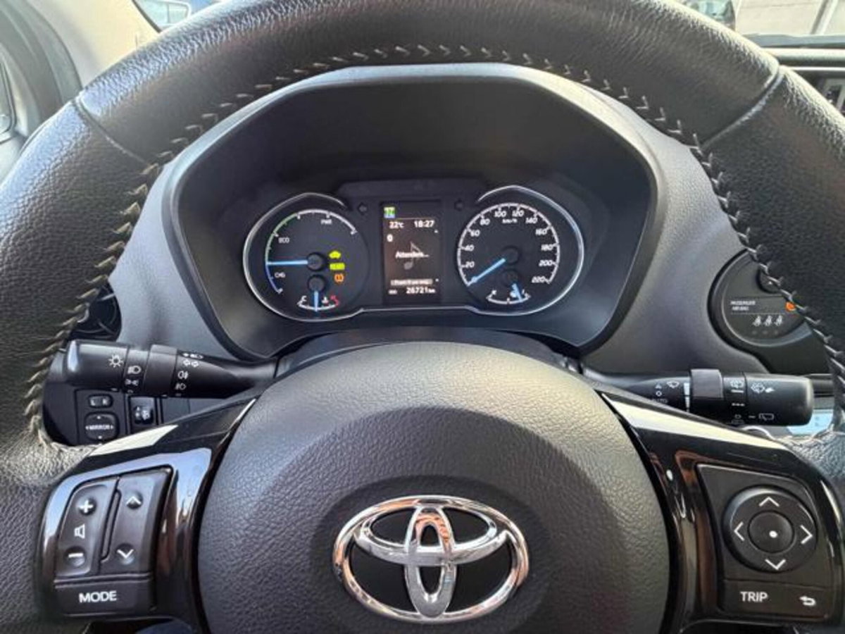 Toyota Yaris 1.5 Hybrid 5 porte Active Plus (3)