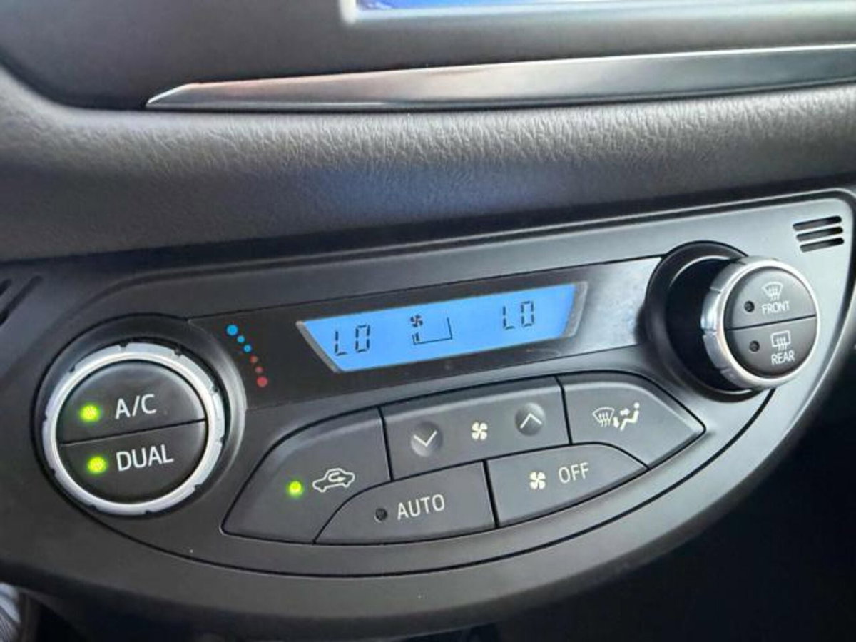 Toyota Yaris 1.5 Hybrid 5 porte Active Plus (12)