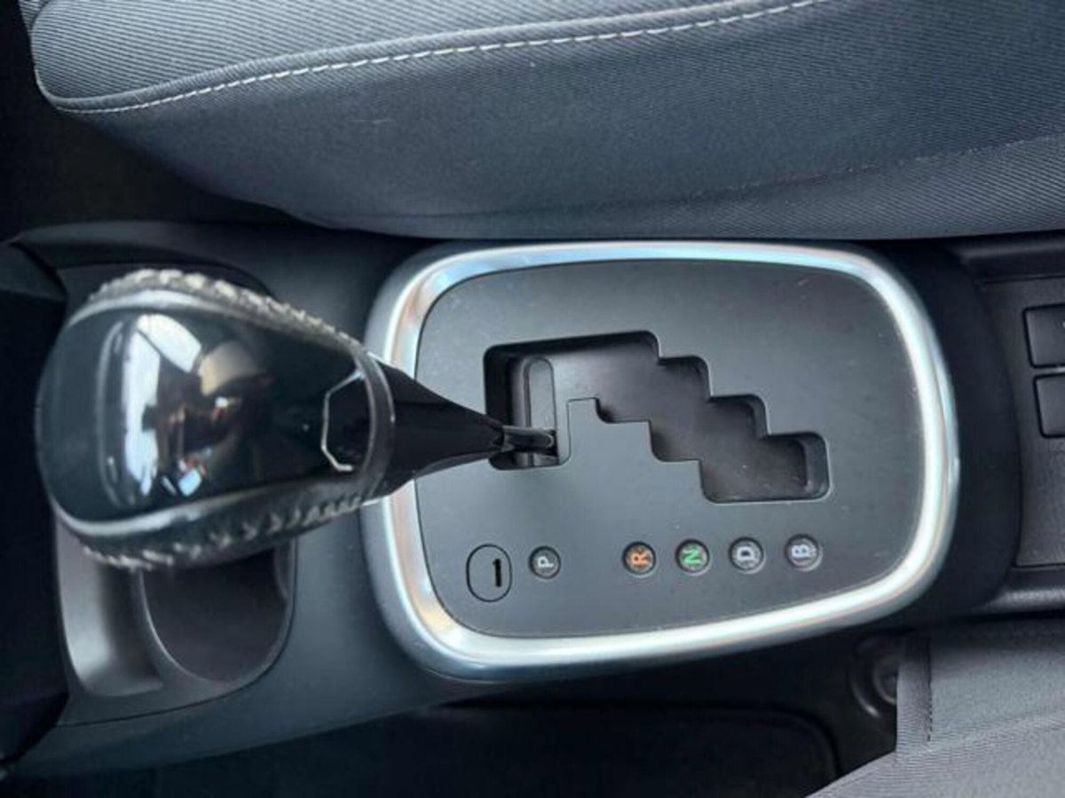 Toyota Yaris 1.5 Hybrid 5 porte Active Plus (17)