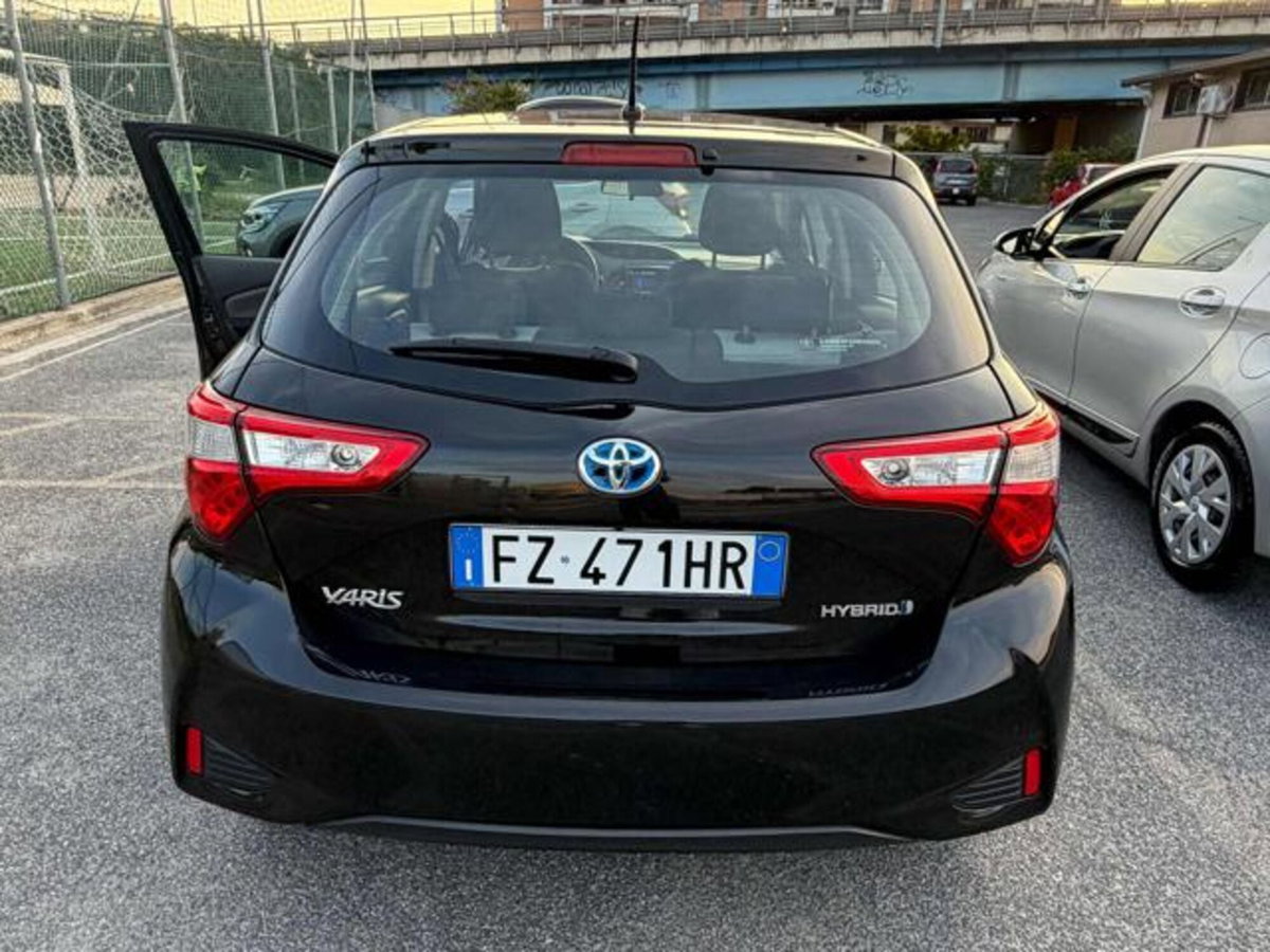 Toyota Yaris 1.5 Hybrid 5 porte Active Plus (2)