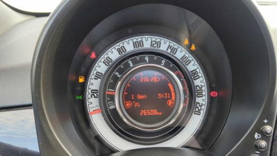Fiat 500 Cabrio 1.0 Hybrid Club (11)
