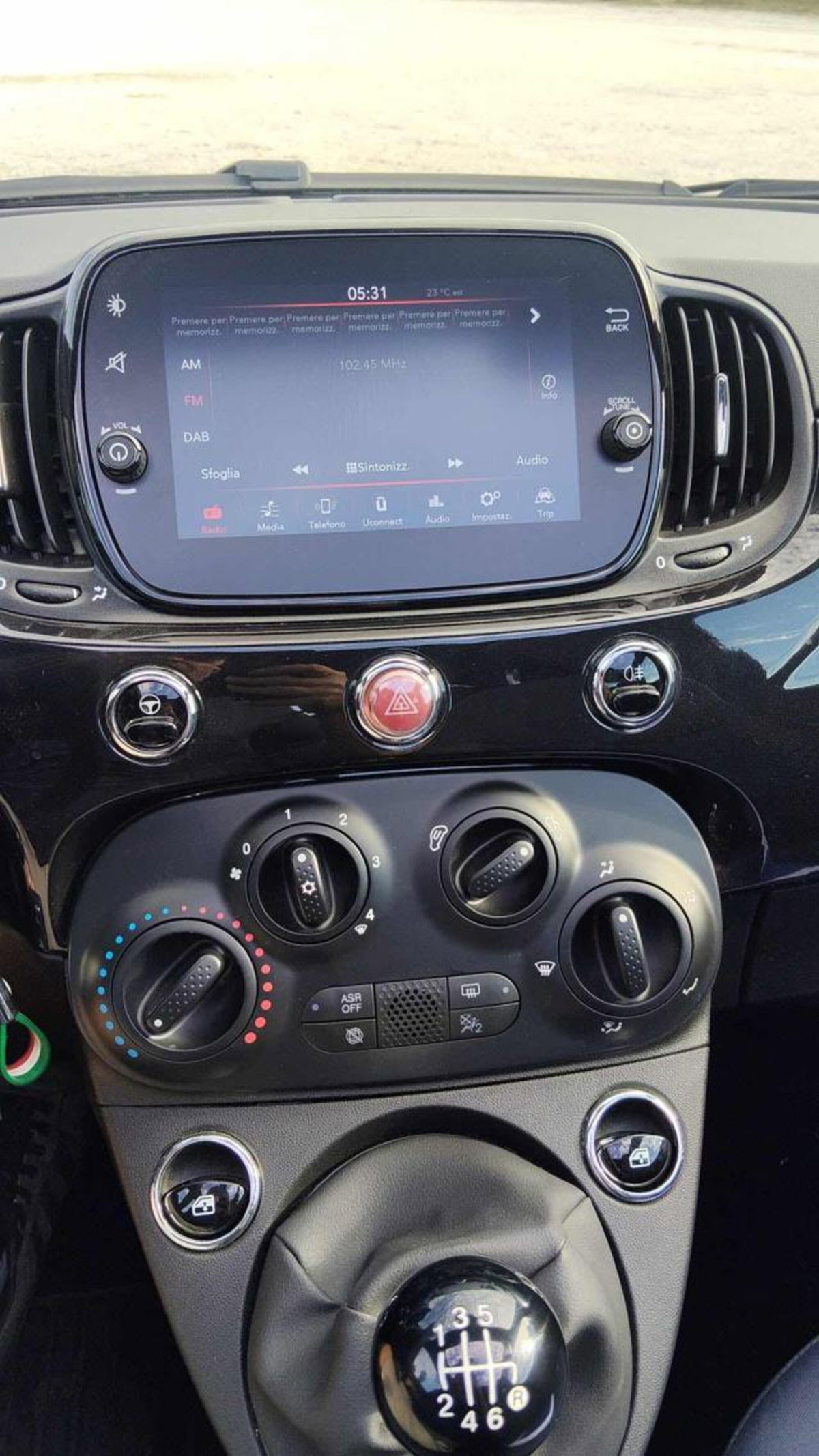 Fiat 500 Cabrio 1.0 Hybrid Club (7)