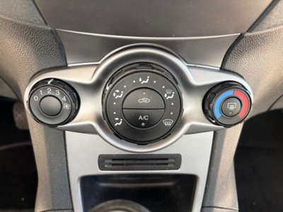 Ford Fiesta 1.2 82CV 3 porte (13)