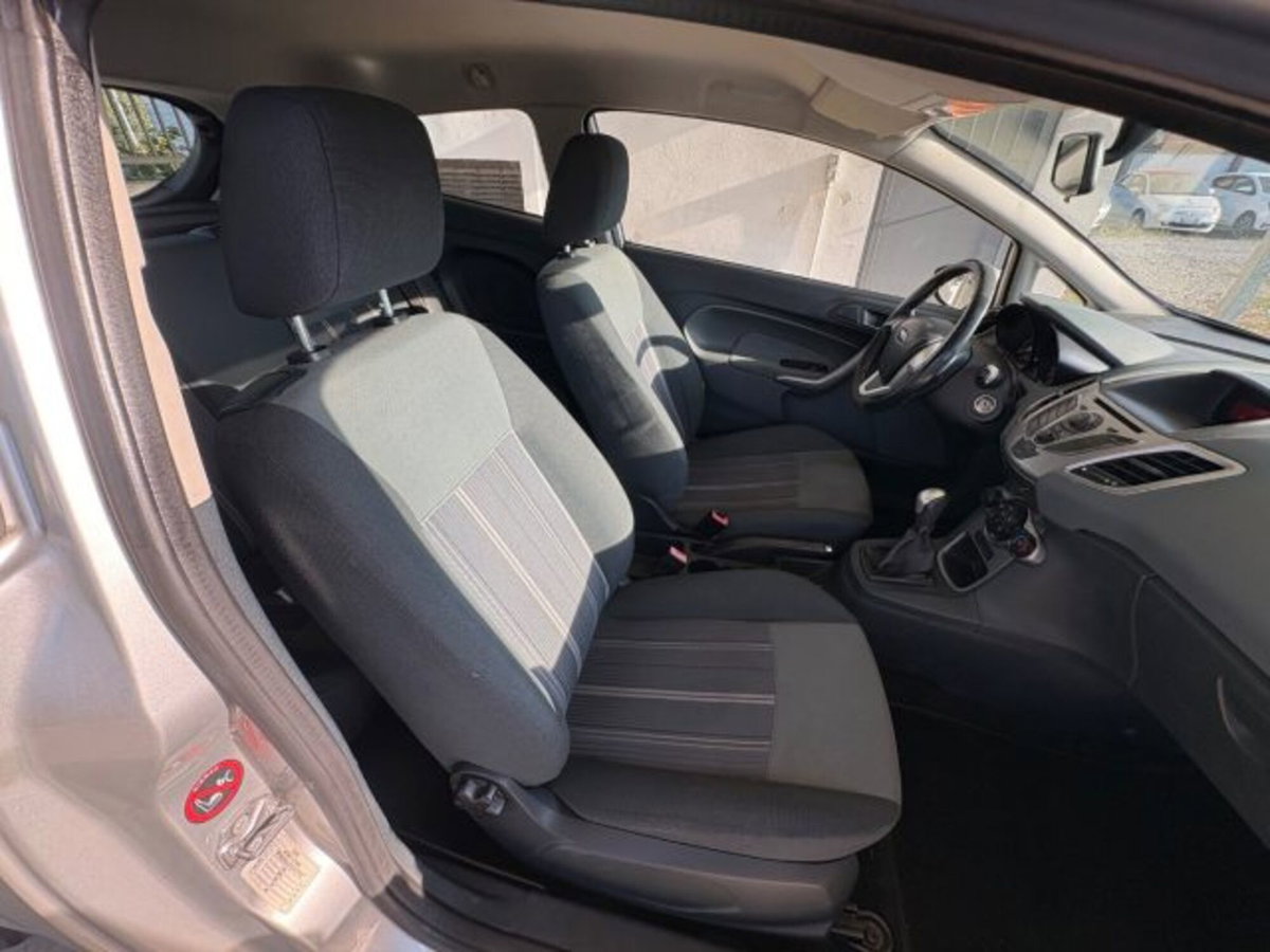 Ford Fiesta 1.2 82CV 3 porte (7)