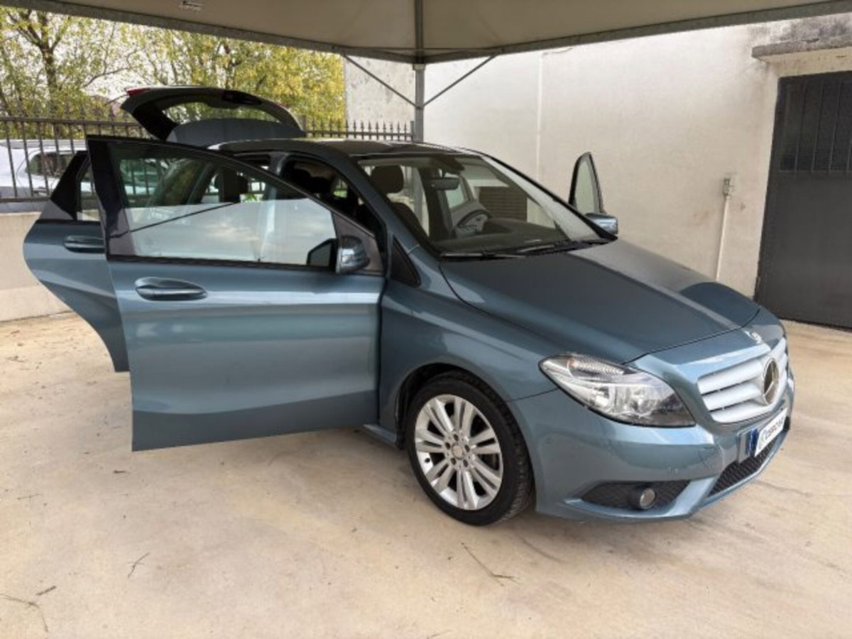 Mercedes-Benz Classe B 220 Automatic 4Matic Executive (16)