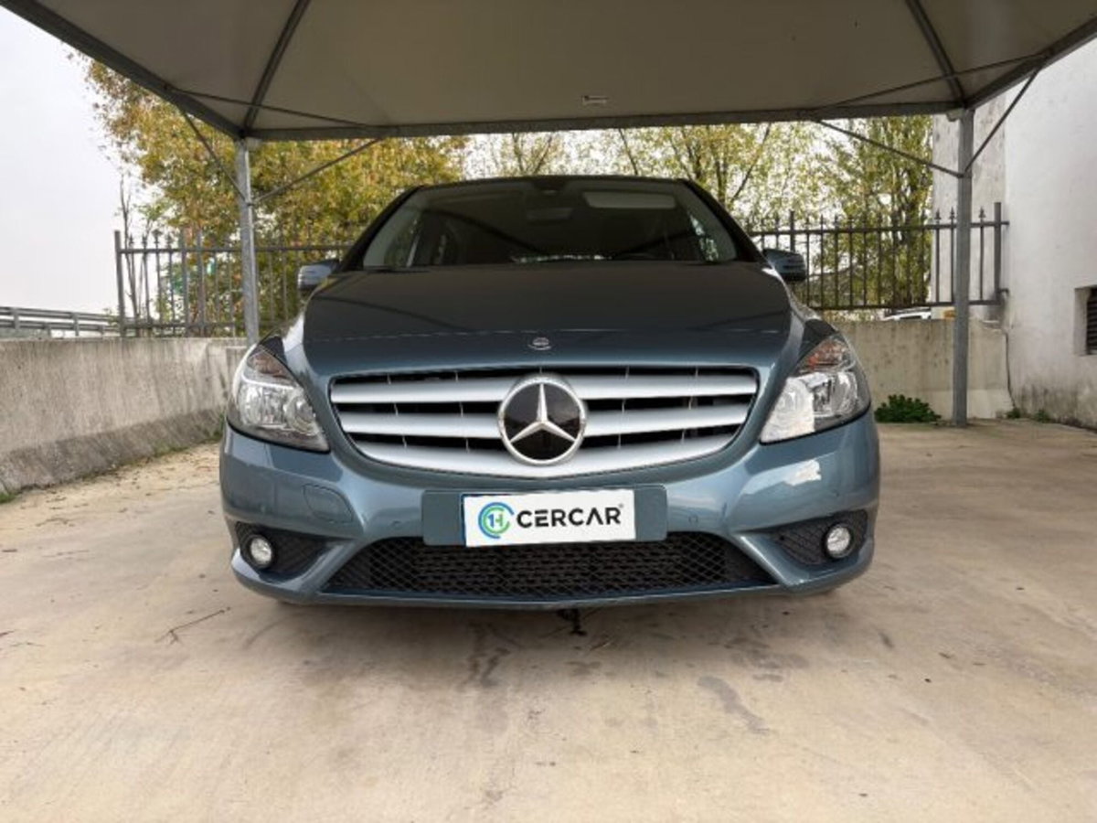 Mercedes-Benz Classe B 220 Automatic 4Matic Executive (2)