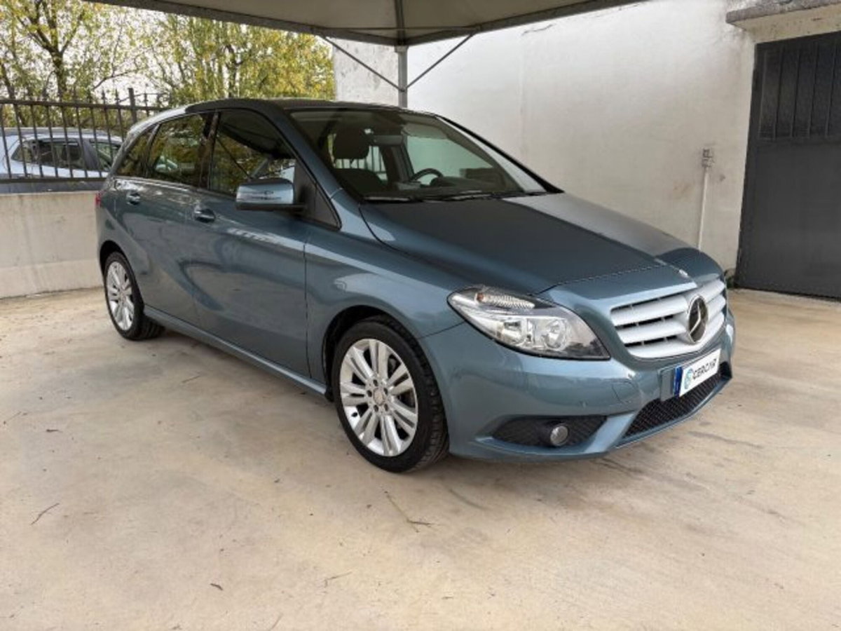 Mercedes-Benz Classe B 220 Automatic 4Matic Executive (3)