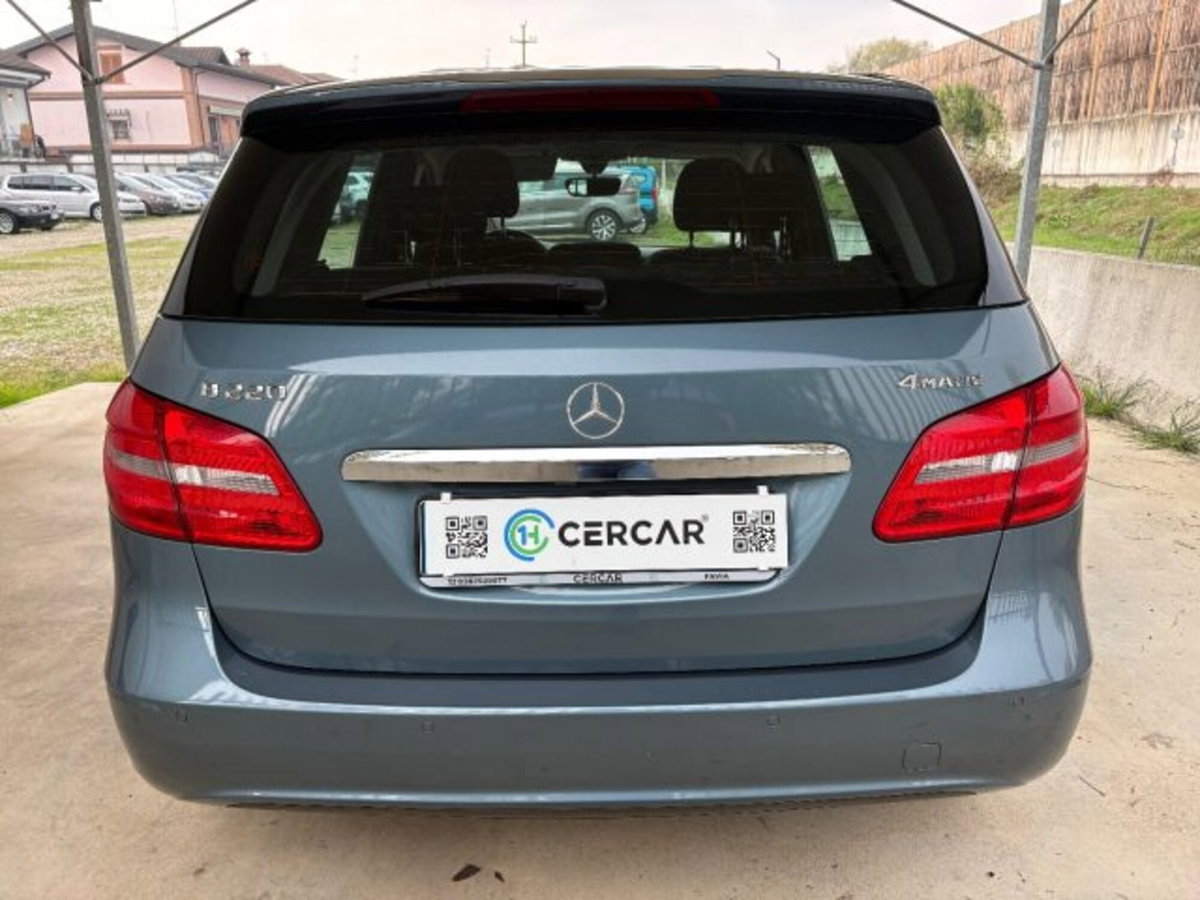 Mercedes-Benz Classe B 220 Automatic 4Matic Executive (5)