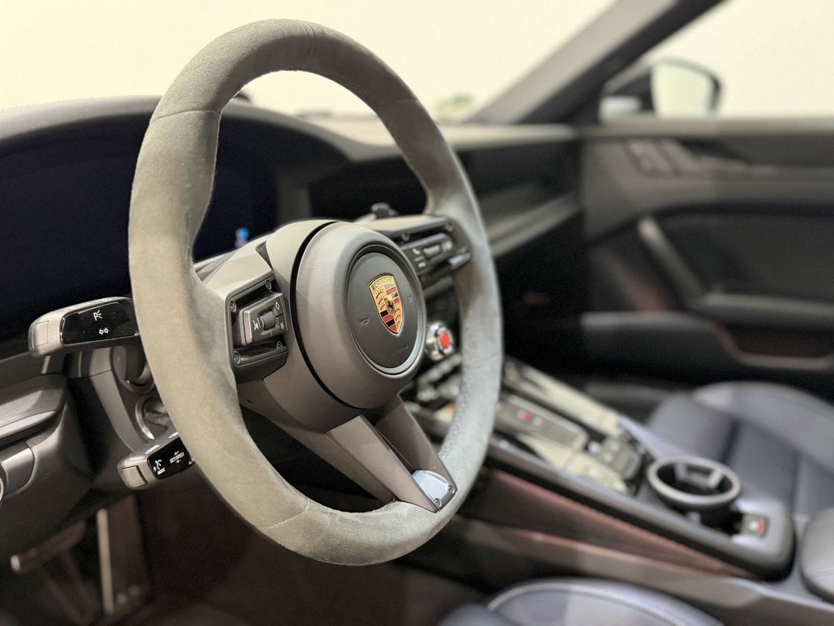 Porsche 911 Cabrio Targa 3.6 4 GTS auto (16)