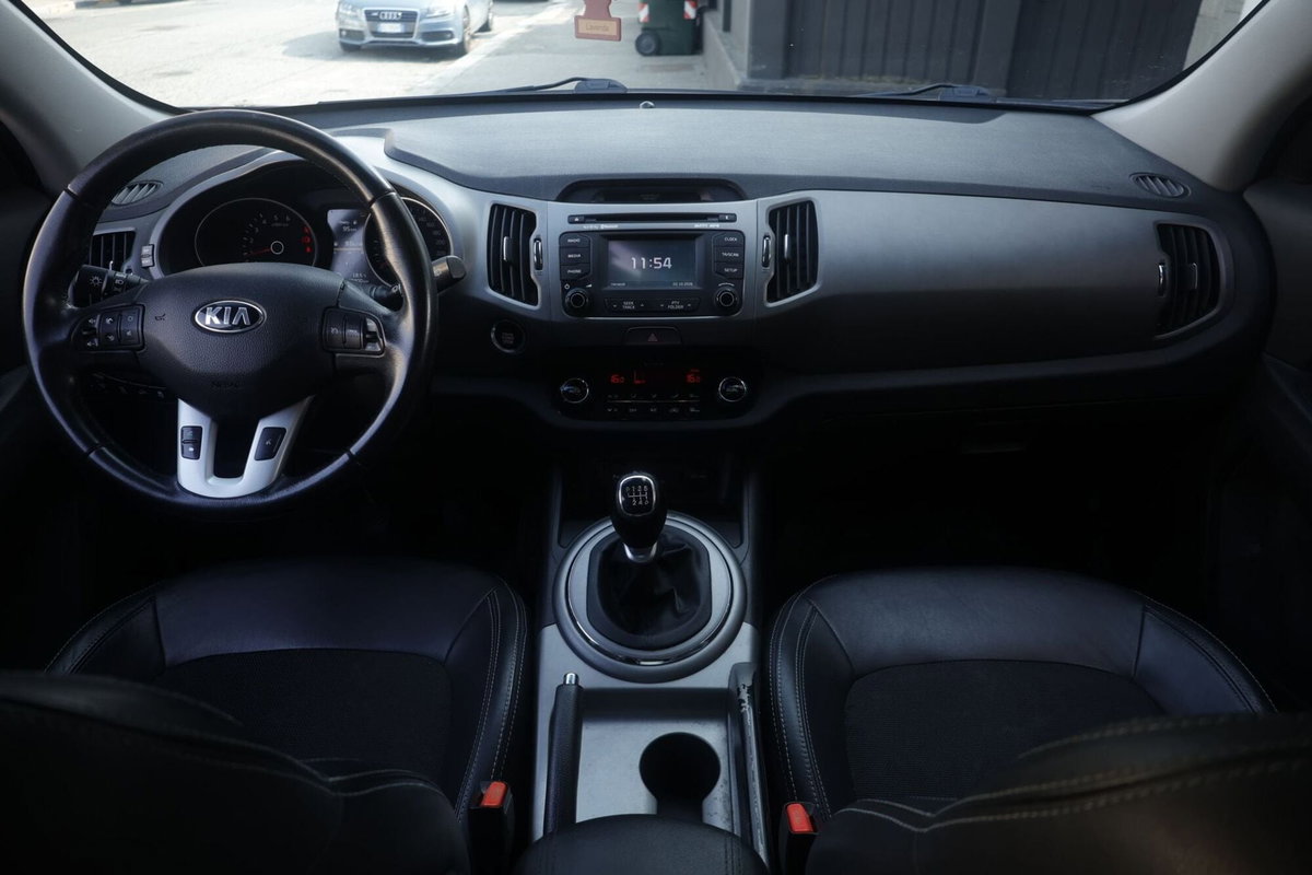 Kia Sportage 2.0 CRDI AWD Rebel (2)