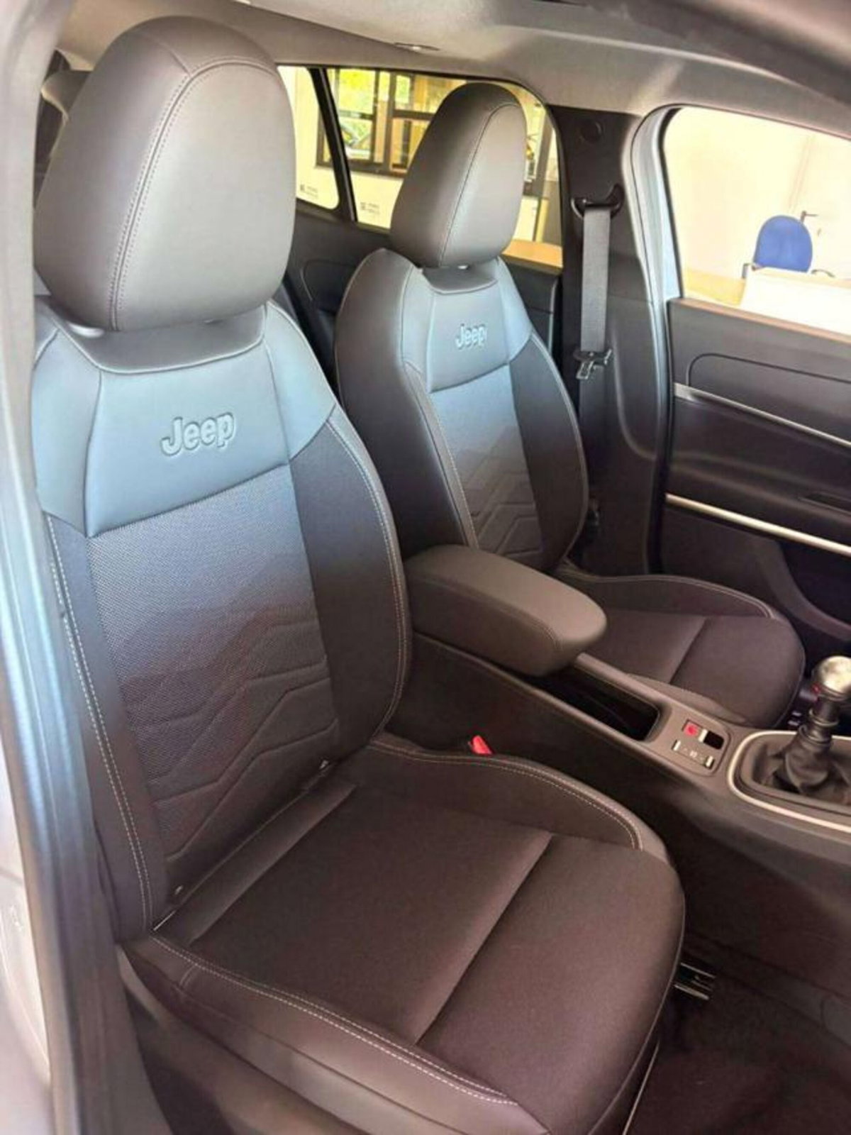 Jeep Avenger 1.2 turbo Summit fwd 100cv (16)