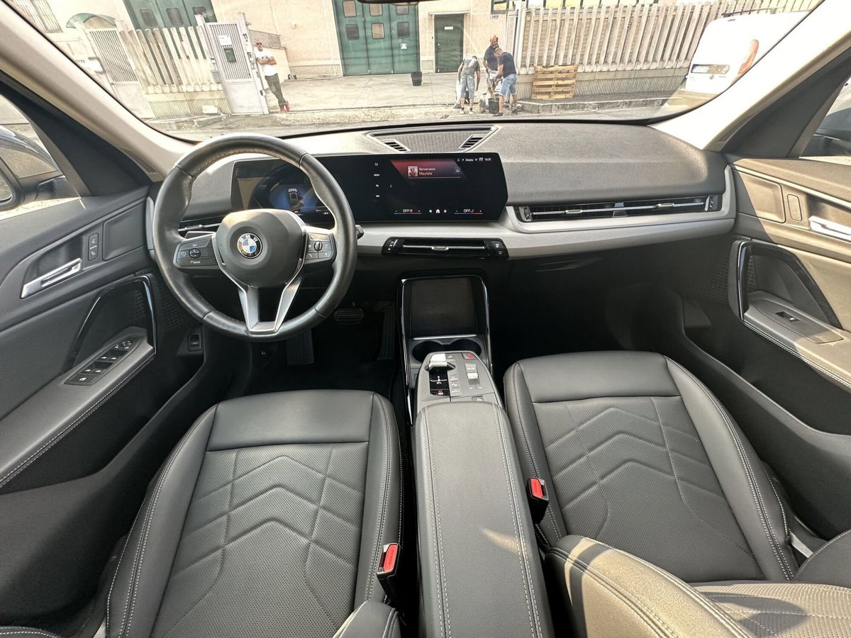 BMW X1 sdrive20i mhev 48V auto (9)