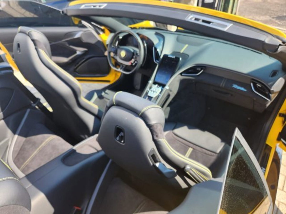 Ferrari Roma Spider 3.9 F1 dct (14)
