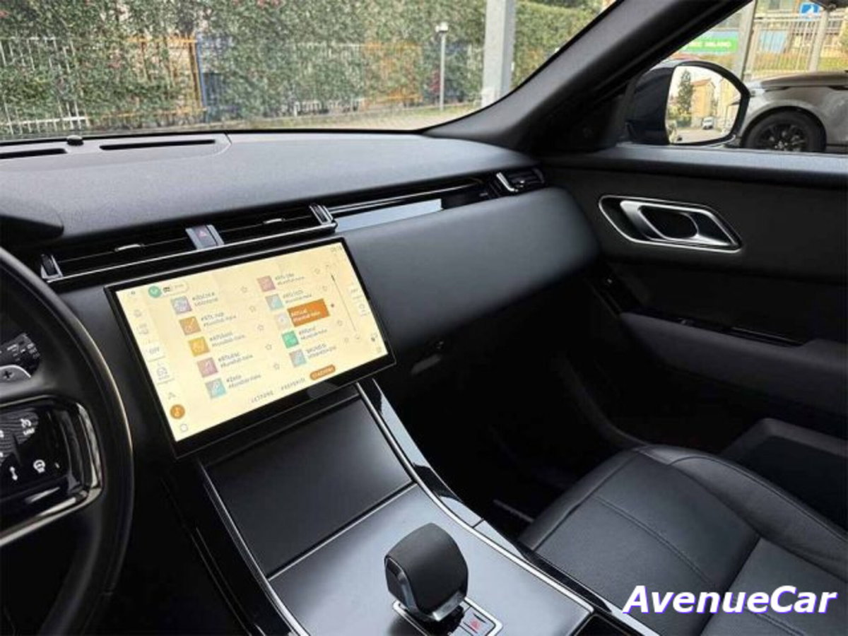 Land Rover Range Rover Velar 2.0 Si4 300 CV (13)