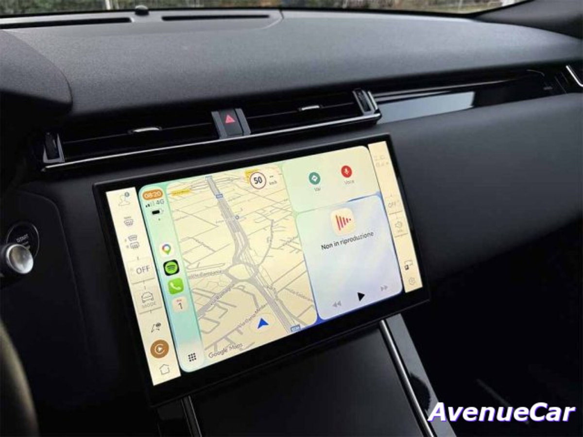 Land Rover Range Rover Velar 2.0 Si4 300 CV (17)