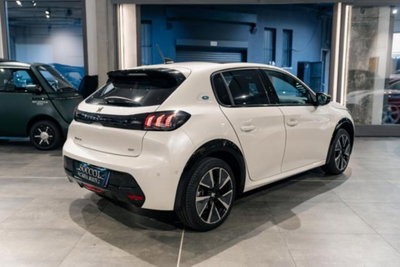 Peugeot 208 motore elettrico 136 CV 5 porte GT (18)