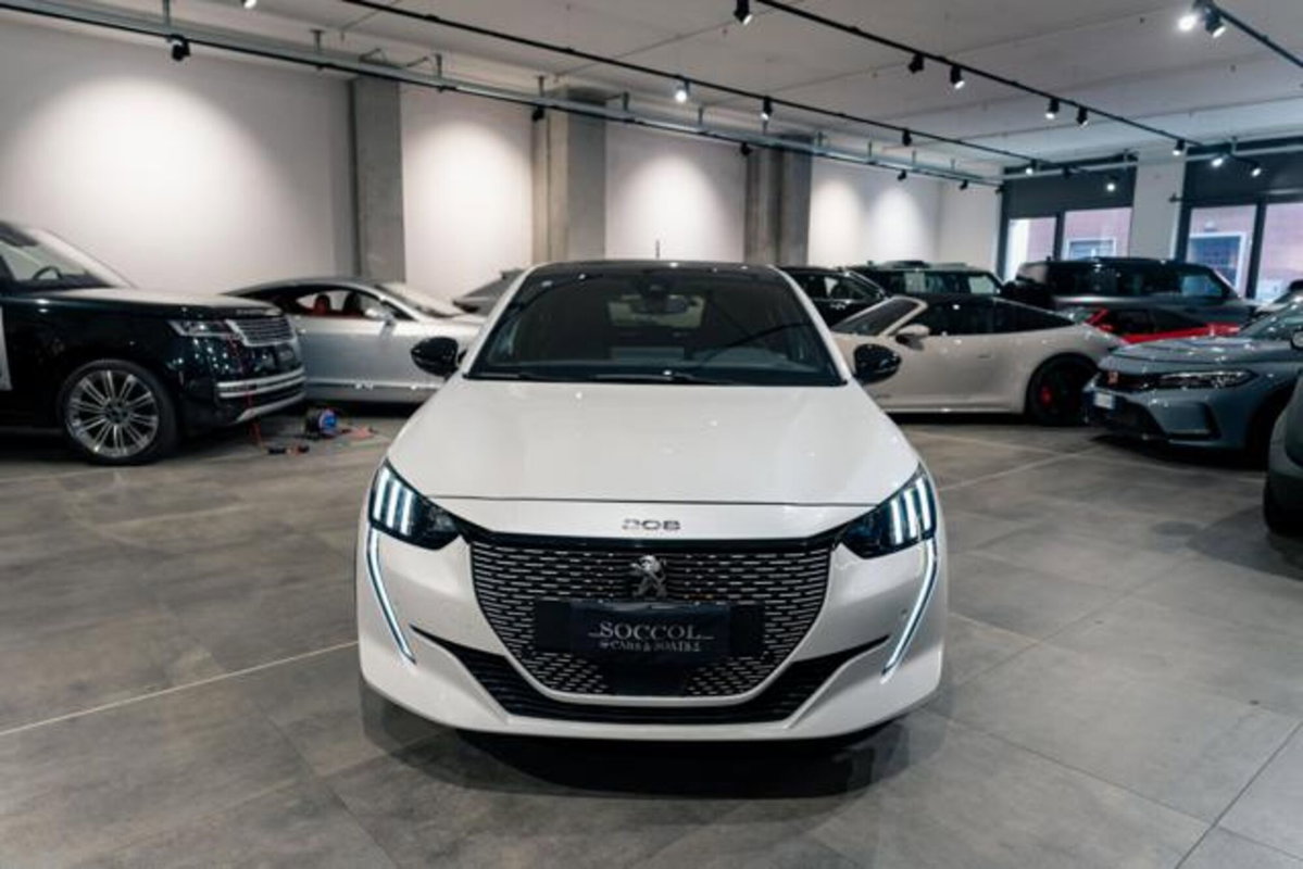 Peugeot 208 motore elettrico 136 CV 5 porte GT (4)