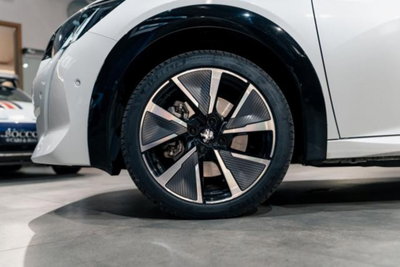 Peugeot 208 motore elettrico 136 CV 5 porte GT (6)