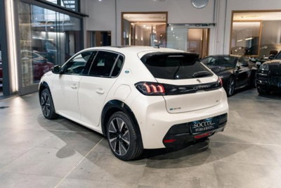 Peugeot 208 motore elettrico 136 CV 5 porte GT (7)