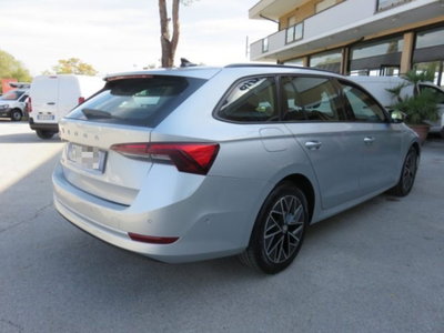 Skoda Octavia Station Wagon 1.5 G-TEC DSG Wagon Executive (2)
