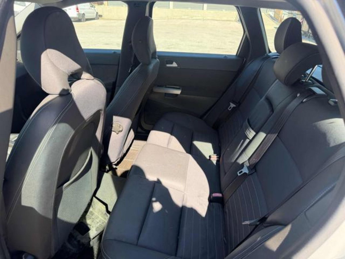 Volvo V50 2.0 D cat Summum (8)