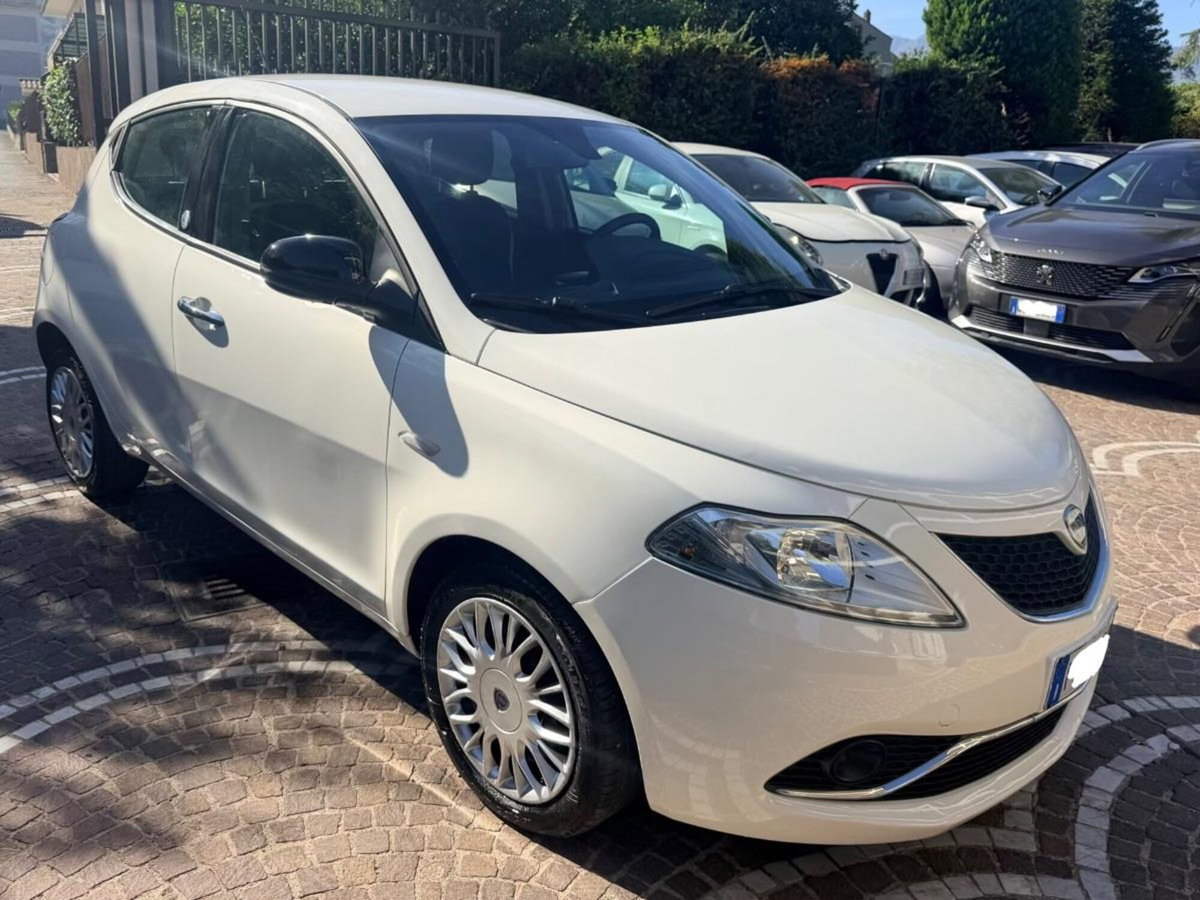 Lancia Ypsilon 1.2 69 CV 5 porte GPL Ecochic Gold