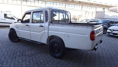 Mahindra Goa 2.2 CRDe 16V 4WD SLX (4)